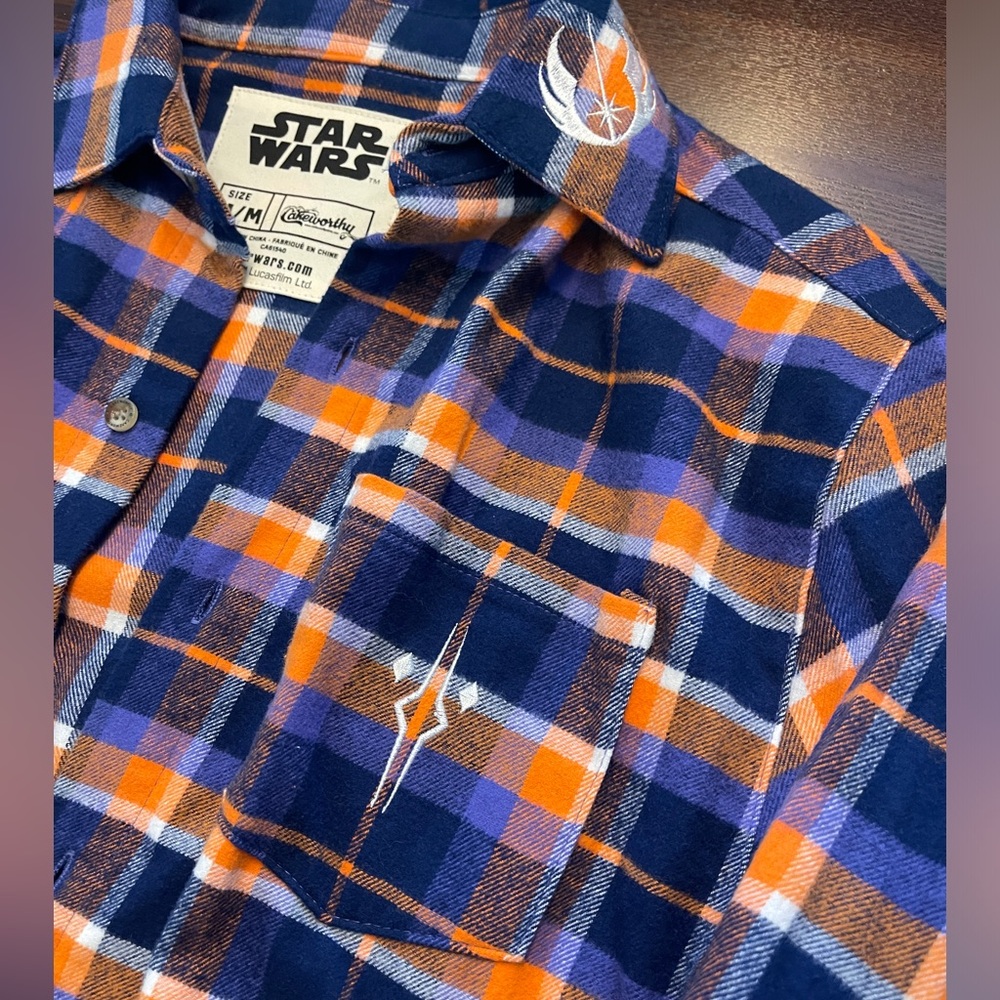 Cakeworthy Ahsoka Tano Flannel - Picture 3 of 6
